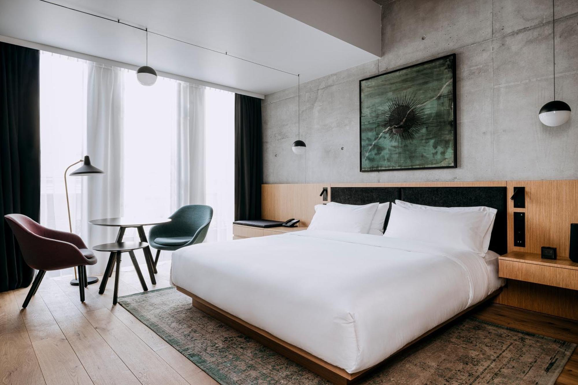 Executive Room,1277046925:JPEG